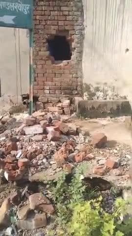 sheopur jile ke Vijaypur tahsil ke ,,Agra gaon,, me hoi chori # Ramsevak kushwah ji ke ghar se hoi chori