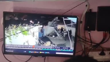 jila Lucknow Thana gosaiganj nai Jail road singular gaon Raja Pradhan Gunda khuleaam dhamki maar dunga