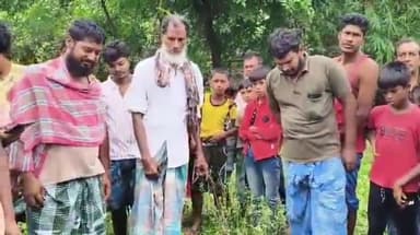 নবগ্রাম: রাতের অন্ধকারে ছাগল খাওয়ার আতঙ্কের মধ্যেই এবার নবগ্রামের তালগড়িয়া গ্রামে ছাগল খাওয়ার আতঙ্ক