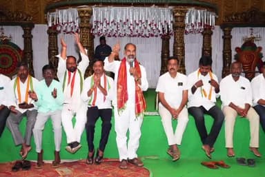 రుద్రంగి: రానున్న స్థానిక సంస్థల ఎన్నికల్లో కాంగ్రెస్ జెండా ఎగరాలి: ప్రభుత్వ విప్,వేములవాడ ఎమ్మెల్యే ఆది శ్రీనివాస్