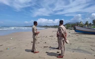 ಭಟ್ಕಳ: ಮುರ್ಡೇಶ್ವರಕ್ಕೆ ಜಿಲ್ಲಾ ಪೊಲೀಸ್ ವರಿಷ್ಠಾಧಿಕಾರಿ ಭೇಟಿ, ಕಡಲ ತೀರದ ಪಾರ್ಕಿಂಗ್ ವ್ಯವಸ್ಥೆಯ ಸುರಕ್ಷತೆಯ ಬಗ್ಗೆ ಪರಿಶೀಲನೆ