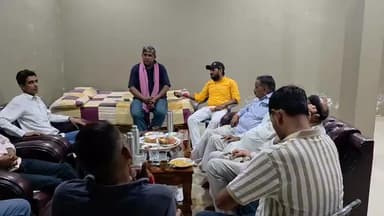 05.10.2025
#आज गंजडुंडवारा में मीडिया बंधुओं के साथ चाय-संवाद कार्यक्रम आयोजित किया गया। सभी मीडिया साथियों से मिलकर और विचार-विमर्श करके अत्यंत प्रसन्नता हुई। इस तरह के चाय-संवाद आपसी समन्वय, सौहार्द और एकता को मजबूत करते हैं।
