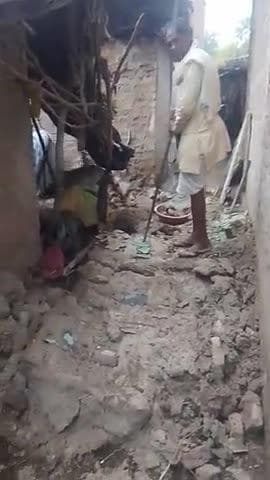 balu ji verma pita dola ji verma gama peepakhedi garm panchayat ranara balu ji ka gar ki dival   paani he karna giri