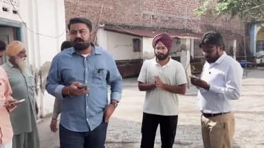 ਜੈਤੋ: ਗੁਰੂਦੁਆਰਾ ਗੰਗਸਰ ਸਾਹਿਬ ਵਿਖੇ ਸੀਵਰੇਜ ਸੱਮਸਿਆ ਹਲ ਨਾ ਕਰਨ ਲਈ ਹਲਕਾ ਵਿਧਾਇਕ ਅਮੋਲਕ ਸਿੰਘ ਨੇ ਲਾਈ ਜੇਈ ਦੀ ਕਲਾਸ