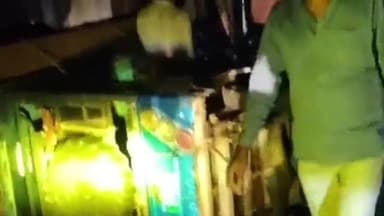 सनहौला: मोहनपुर में गड्ढे में जाने से टोटो पलटा, ड्राइवर बाल-बाल बचा