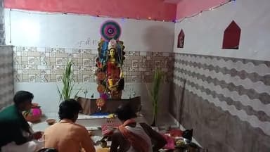 गोविंदपुर के महुबनी -2 गांव में धूम धाम से मनाया गया कोजागरी लक्खी पूजा....
#localnews #govindpurnews