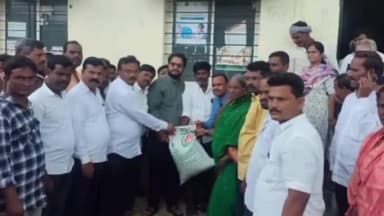 ಕಾಳಗಿ: ಕಾಳಗಿ ಹಾಗೂ ರಟಕಲ್ನಲ್ಲಿ ಶಾಸಕ ಡಾ.ಅವಿನಾಶ್ ಜಾಧವ ಹಿಂಗಾರು ಬೀಜ ವಿತರಣೆ