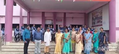 चामोर्शी: जिल्हा परिषद हायस्कूल तथा कनिष्ठ विज्ञान महाविद्यालय चामोर्शी येथे लायडस मेटल खनिकर्म योजनेअंतर्गत सायकलचे वितरण