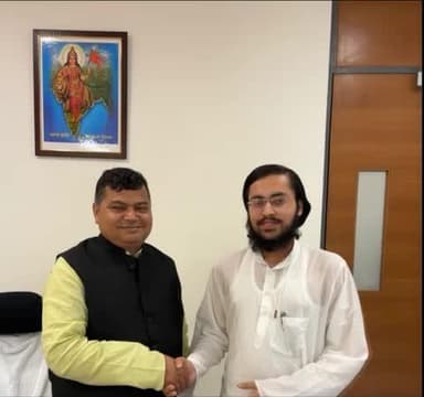 केंद्रीय मंत्री, भारत सरकार डॉ. राज भूषण चौधरी जी के साथ अनेकों महत्वपूर्ण संगठनात्मक विषयों पर चर्चा की। #aviral_malik