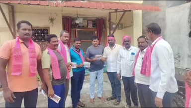 ఖాజీపేట: శాయంపేటలో కాంగ్రెస్ పార్టీ డోక కార్డులను పంపిణీ చేసిన బిఆర్ఎస్ శ్రేణులు