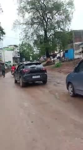 मुंगेली के नया बस स्टैंड के आगे रायपुर रोड की हालत दिन-ब-दिन बदतर होती जा रही है। #mungeli #cmcg