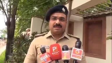 ಕೊಲ್ಹಾರ: ಕೂಡಗಿ ತಾಂಡಾ ಹೊರ ಭಾಗದಲ್ಲಿ ಇಸ್ಪೇಟ್ ಆಡುವಾಗ ಪೊಲೀಸರ ದಾಳಿ : ನಗರದಲ್ಲಿ ಎಸ್ ಪಿ ಲಕ್ಷ್ಮಣ ನಿಂಬರಗಿ
