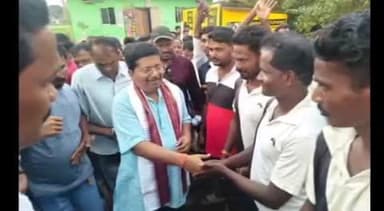 ମହାକାଳପଡା: ମହାକାଳପଡ଼ା ବ୍ଲକ ବଉଳକଣି ପଞ୍ଚାୟତ ସ୍କୁଲଘେରି ଗ୍ରାମର ଗଜଲକ୍ଷ୍ମୀ ପୂଜାରେ ଯୋଗଦେବା ଅବସରରେ ପୂର୍ଵତନ ମନ୍ତ୍ରୀ ଅତନୁ ସବ୍ୟସାଚୀ ନାୟକ
