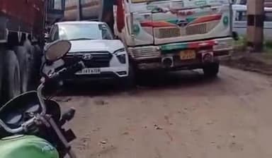 ବଣେଇ: ରକ୍ସି ରେଳ ଫାଟକରେ ୭ଟି ବାଇକ, ୨କାର ସହ ଅଟୋକୁ ଧକ୍କା ଦେଲା ଟ୍ରକ, ବହୁ ଗୁରୁତର