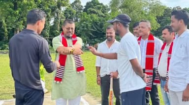 শদিয়া: ৪ নং শান্তিপুৰ খেলপথাৰত  টিএমপিকে ট্ৰফীৰ চূড়ান্ত খেলখন উদ্বোধন কৰে বিধায়ক বলীন চেতিয়াই
