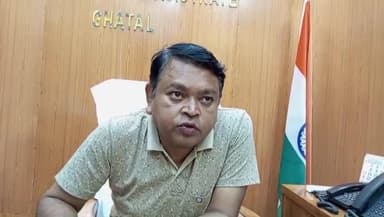 ঘাটাল: অতিরিক্ত যাত্রী নিয়ে পারাপার করছে নদীর খেয়া নৌকা গুলি সতর্ক করলেন ঘাটাল মহকুমা শ্বাসক