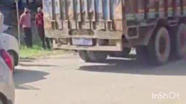 दादासिबा: पुलिस थाना संसारपुर टेरेस के अंतर्गत ट्रक के टायर के नीचे आया महिला का पैर, बाल-बाल बची महिला की जान