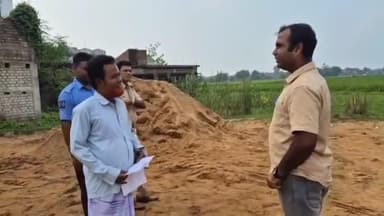 খড়গ্রাম: অবৈধ বালির জাল ছিন্ন করতে মাঠে খরগ্রাম থানার পুলিশ