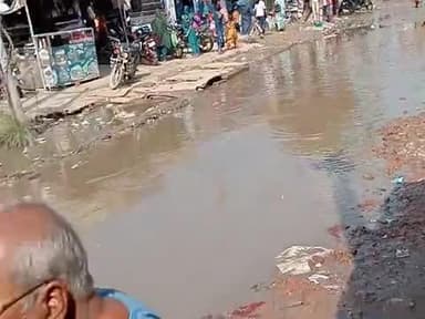 @bihar vidhansabha electi
Babubarhi to Khutona Main Road
Huaa Kharab Neta or Prshashn apni Jimmedari se Bhag nhi skte