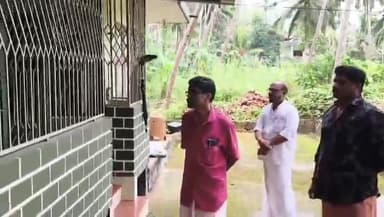 തലശ്ശേരി: പാട്യം പത്തായക്കുന്നിൽ ഉഗ്രസ്ഫോടനം,പൊട്ടിത്തെറിയിൽ വീടുകളുടെ ജനൽ ചില്ലുകൾ തകർന്നു