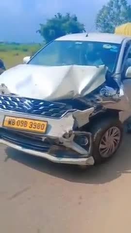 खैरा–मांगोबंदर मुख्य मार्ग संख्या-333 पर स्थित करनवादा मोड़ के पास आज सुबह एक आर्टिका और स्कॉर्पियो वाहन के बीच टक्कर