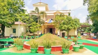 పోలీస్ స్టేషన్ పరిశీలన.. పరిసరాల శుభ్రంగా ఉంచాలని ఆదేశించారు