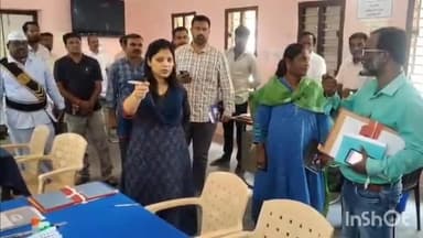 శంకరపట్నం: శంకరపట్నం లో స్థానిక సంస్థల ఎన్నికల నామినేషన్ ప్రక్రియను పరిశీలించిన కరీంనగర్ జిల్లా కలెక్టర్ పమేలా సత్పతి