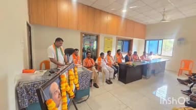 કુકરમુંડા: તાપી જિલ્લાના કુકરમુંડા અને ઉચ્છલ તાલુકાના હોલ ખાતે પ્રમુખ અને ધારાસભ્યની હાજરીમાં બેઠક યોજાઈ.