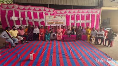 ಬ್ಯಾಡಗಿ: ಪಟ್ಟಣದಲ್ಲಿರುವ ಬಡ ನಿರಾಶ್ರಿತರಿಗೆ ಆಶ್ರಯ ನಿವೇಶನ ನೀಡುವಂತೆ ಪಟ್ಟಣದಲ್ಲಿ ಪ್ರತಿಭಟನೆ