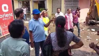 দাসপুর ১: গ্রামীণ হাসপাতালে জলবন্দির খবর তুলে ধরতেই নড়েচড়ে বসে প্রশাসন সংস্কারের কাজ শুরু হল