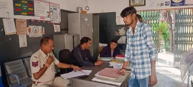 देसूरी: #सड़क मार्ग की खस्ता हाल ,पति बाइक को गढ्ढे को बचाने के चक्कर में पीछे बैठी पत्नी बाइक से गिरने से मौके पर ही मौत