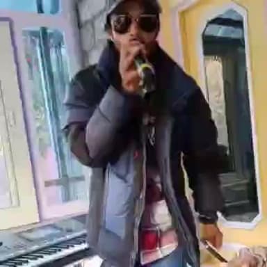 सांगला: शौंग गाँव के बिज्जू नेगी के गीत सोशल मीडिया पर जमकर वायरल, किन्नौर महोत्सव के दौरान प्रशासन ने दिया था मंच