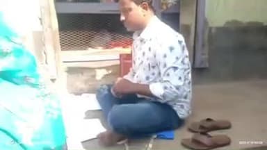 মুরারই ১: 18 নম্বর বুথের বাড়ি বাড়ি পৌঁছে দিলেন SIR ফ্রম BLO -রা, কিভাবে ফিলাপ করবেন বুঝিয়ে দিলেন ভালো করে