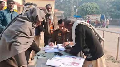 बिल्सी: सूरज भट्टे के पास सड़क हादसे में घायल युवक की उपचार के दौरान मौत, परिवार ने शव बिल्सी सरकारी अस्पताल पहुंचाया