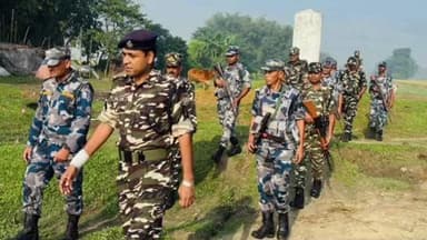 दिघलबैंक: मोहमारी में एसएसबी के जवानों ने नेपाल APF के जवानों के साथ की बैठक, चलाया गश्ती अभियान