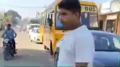 તાલાળા: તાલાલાશહેરમાં રોડ કામથી ટ્રાફિક જામ
સાસણ જવામાં વન-વે, તાલાલા યાર્ડ સામેના રમરેચી રોડને વૈકલ્પિક માર્ગ આપે તેવી માંગ