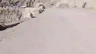 हंगरंग: मलिंग नाला के समीप खिली धूप, वाहनों की आवाजाही सुचारु रूप से जारी