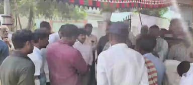 ఇటిక్యాల: మునగాల గ్రామంలో బౌతికయానికి నివాళులు అర్పించిన ఎమ్మెల్యే విజేయుడు