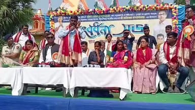 কুলতলি: সুন্দরবনের দুই সাহসিক মেয়ে নিজেদের মধ্যে বিবাহ বন্ধনে আবদ্ধ হওয়ায় অভিষেক বন্দ্যোপাধ্যায় তাদেরকে সম্বর্ধনা দিল