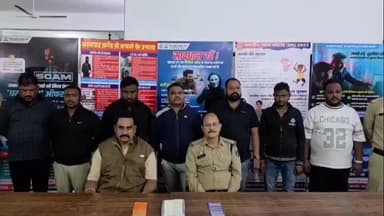 चांपा: चांपा पुलिस ने कैलाश नगर से 7 जुआरियों को किया गिरफ्तार, 56,450 रुपए और 52 पत्ती ताश जब्त