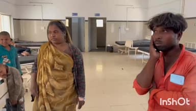 લાઠી: લાઠીના માલવીયા પીપરીયા નજીક છકડો પલટી મારી જતા સર્જાયો અકસ્માત:પાંચ લોકોને ઈજા,સારવાર અર્થે ખસેડાયા અમરેલી