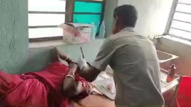 झाझा: अम्बा गांव के पास बाइक के चकमा देने से ई-रिक्शा पलटा, तीन लोग घायल, एक की स्थिति गंभीर