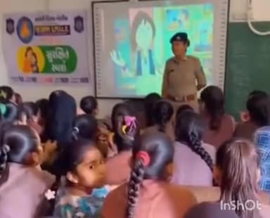 રાજુલા: ડુંગર પોલીસ દ્વારા “મિશન સ્માઇલ” અંતર્ગત કન્યા શાળાની વિદ્યાર્થિનીઓને ગુડ ટચ અને બેડ ટચ અંગે આપ્યું માર્ગદર્શન