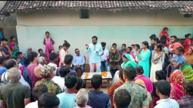 बलियापुर: पलानी पंचायत के गुलुडीह गांव में सिंदरी विधायक ने ग्रामीणों की समस्याएं सुनीं