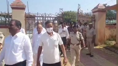 ଢେଙ୍କାନାଳ ସଦର: ଓକିଲ ପୋଲିସ ବିବାଦ ତୁଟିଲା,ଏସପିଙ୍କ କାର୍ଯ୍ୟାଳୟରେ ଆଲୋଚନା