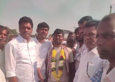 చేగుంట: గొల్లపల్లిలో కావేటి యాదయ్య కుటుంబాన్ని పరామర్శించిన రాష్ట్ర ఎస్సీ ఎస్టీ కమిషన్ చైర్మన్ బక్కి వెంకటయ్య