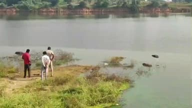 தேன்கனிகோட்டை: அக்கொண்டப்பள்ளியில் 3 நாட்களாக காணவில்லை என தேடி வந்த வடமாநில தொழிலாளியை ஏரியில் சடலமாக மீட்ட தீயணைப்புத்துறையினர்: கெலமங்கலம் போலிசார் விசாரண