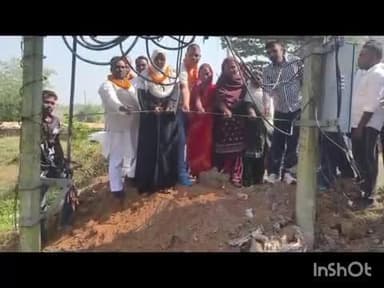 दुलमी: जमीरा पंचायत के बदाही टोला में मुखिया अमरुद निशा ने 63 केबीए ट्रांसफार्मर का फीता काटकर उद्घाटन किया, गांव में खुशी