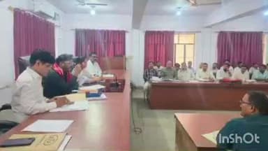 नानपारा: नानपारा में बीएलओ कार्यों पर असंतोष, लेखपालों को फार्मर रजिस्ट्री का लक्ष्य, स्वामित्व योजना की समीक्षा की गई