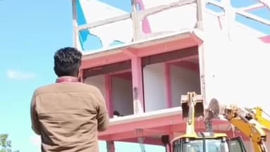 কপাহবাৰী পদুমপুখুৰীত হোজাই জিলা প্ৰশাষনে উচ্ছেদ অভিযান চলাই ৪৪ বিঘা চৰকাৰী ভূমি বেদখলমুক্ত কৰে প্ৰশাসনে